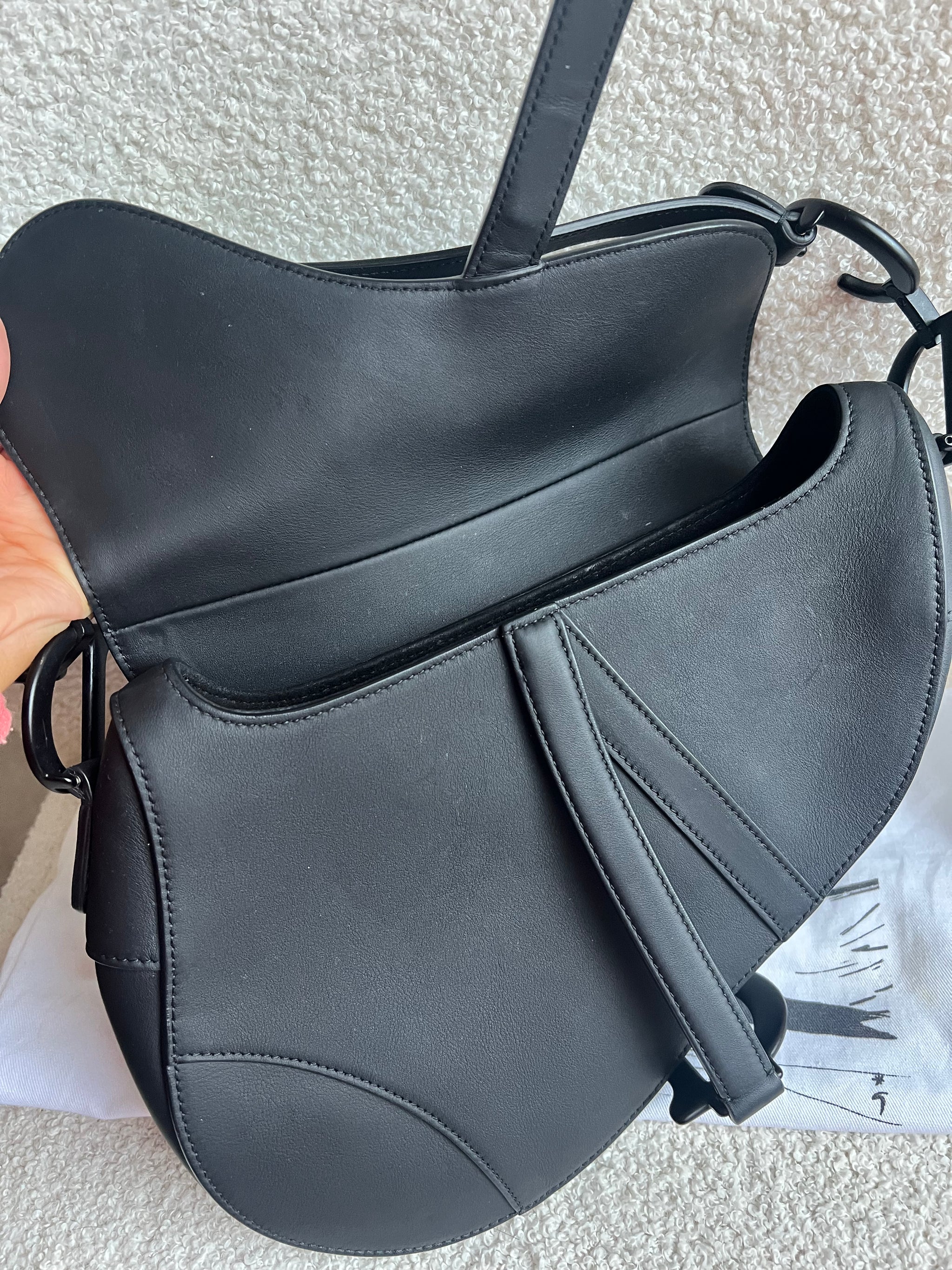 Christian Dior SADDLE ナイロンボディーバッグ Christian Dior Black Ultra Matte Saddle Bag with Strap – Addicted