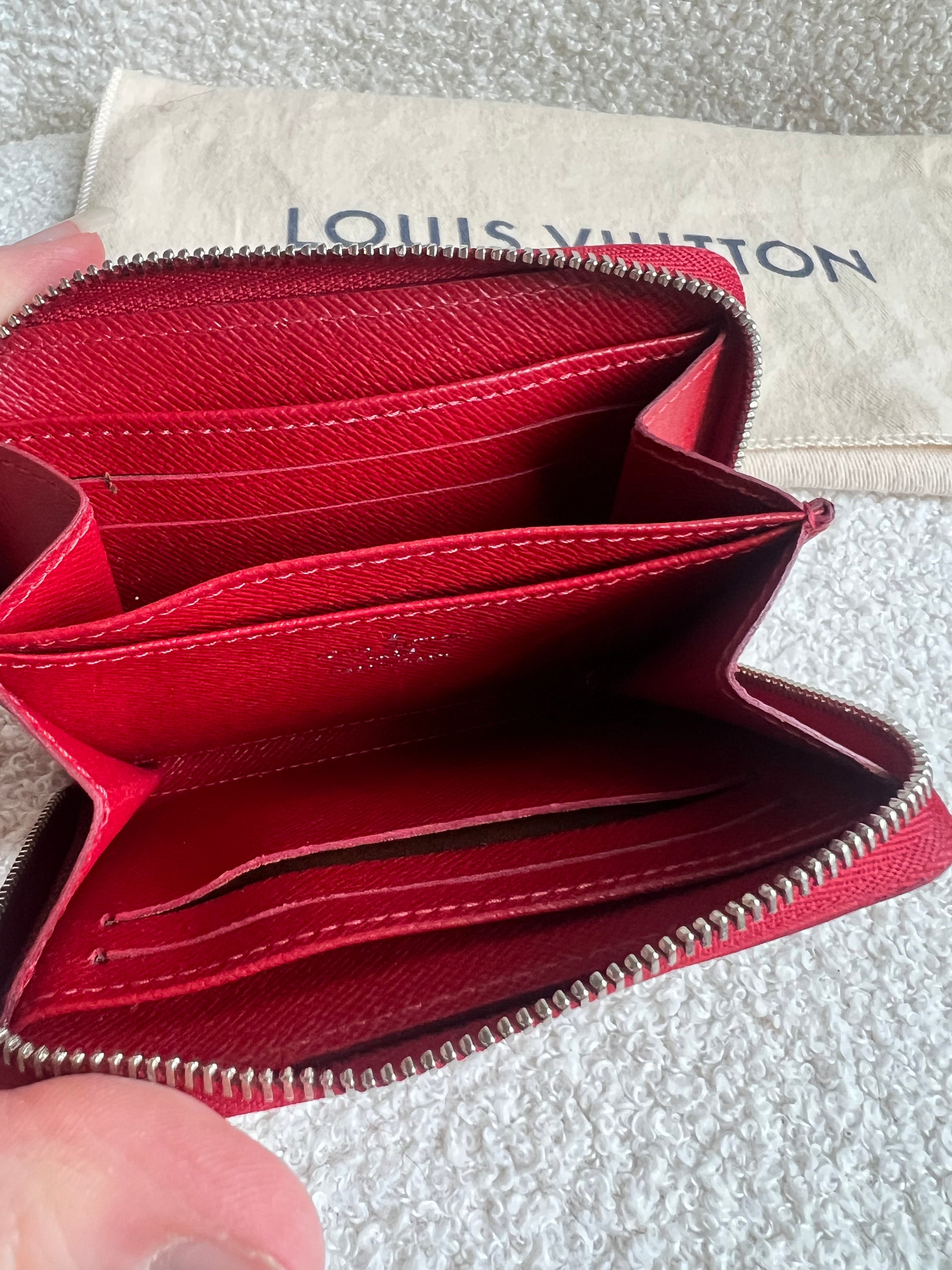 Louis Vuitton Zippy Coin Purse in Red Epi (RRP £390) – Addicted to