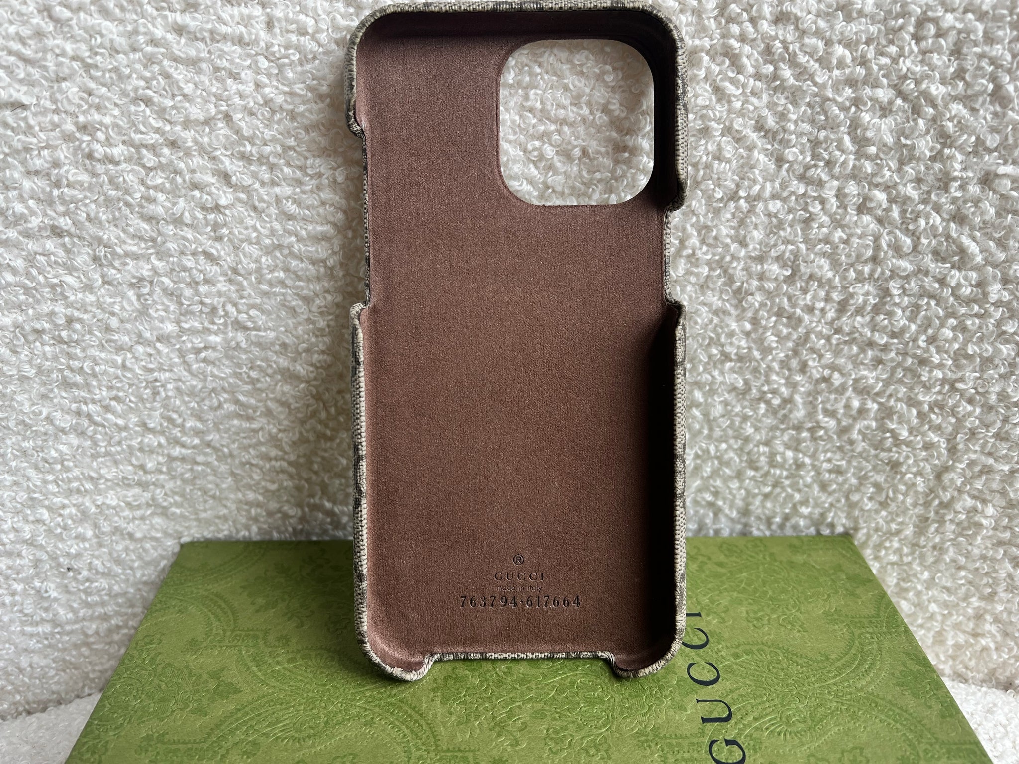 GUCCI iPhone ケース　15 Pro Max GUCCI グッチ GG iPhone 15/ Pro/Pro Max スマホ お洒落 ケース (GUCCI