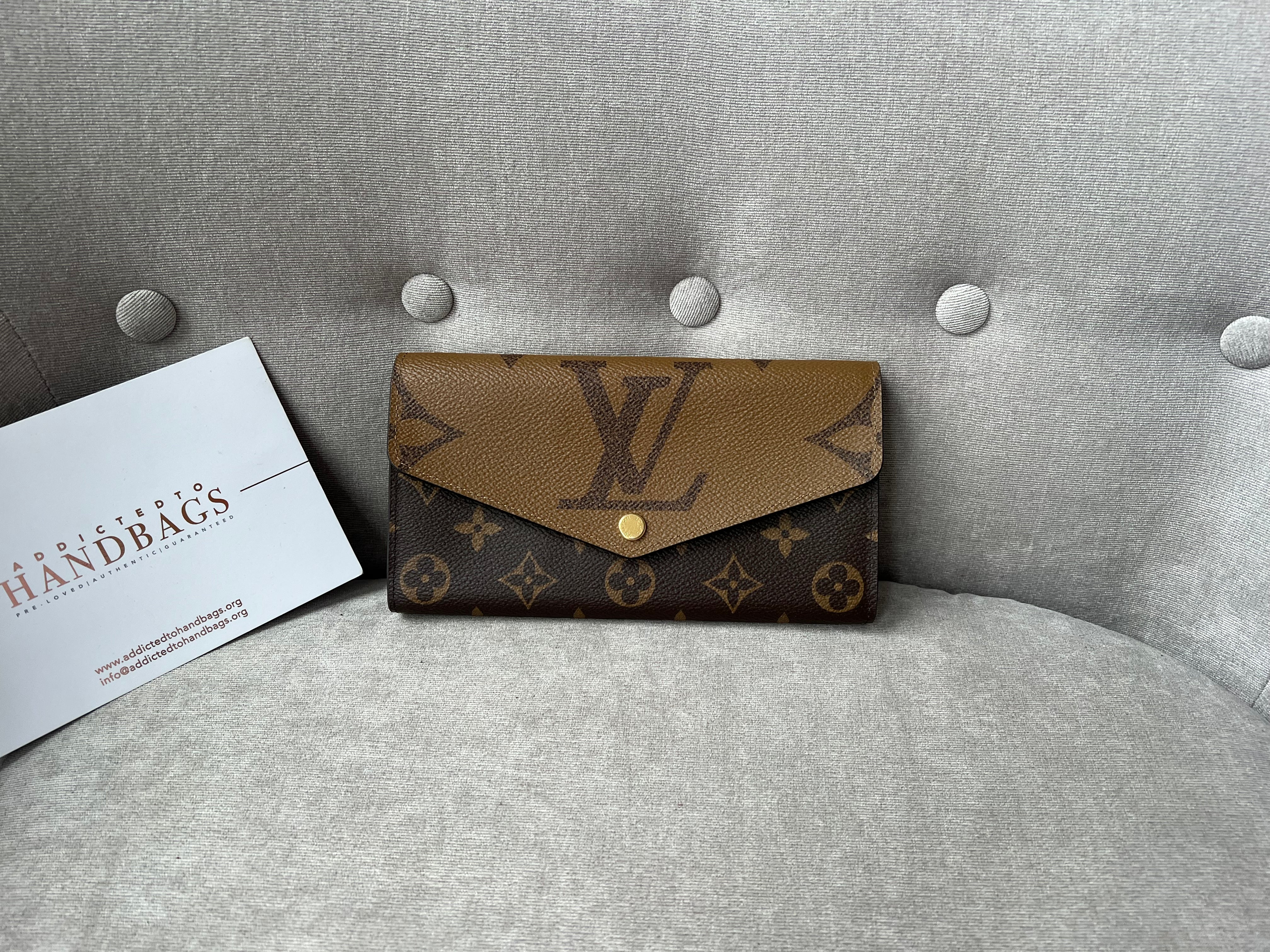 Louis Vuitton comparison between the zippy coin purse and the victorine  wallet 