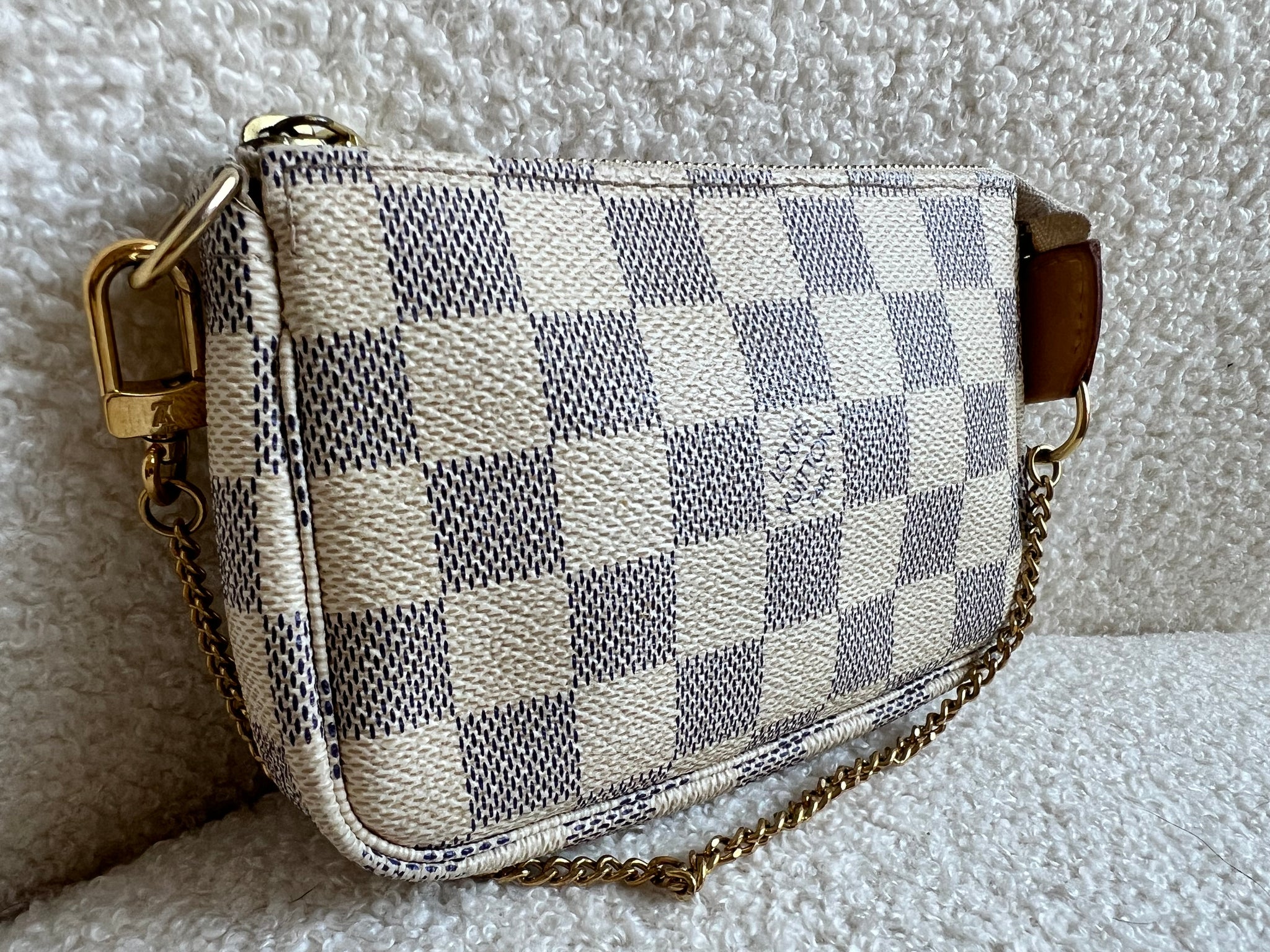 Louis Vuitton Damier Azur Mini Pochette Accessoires (RRP £530) – Addicted  to Handbags