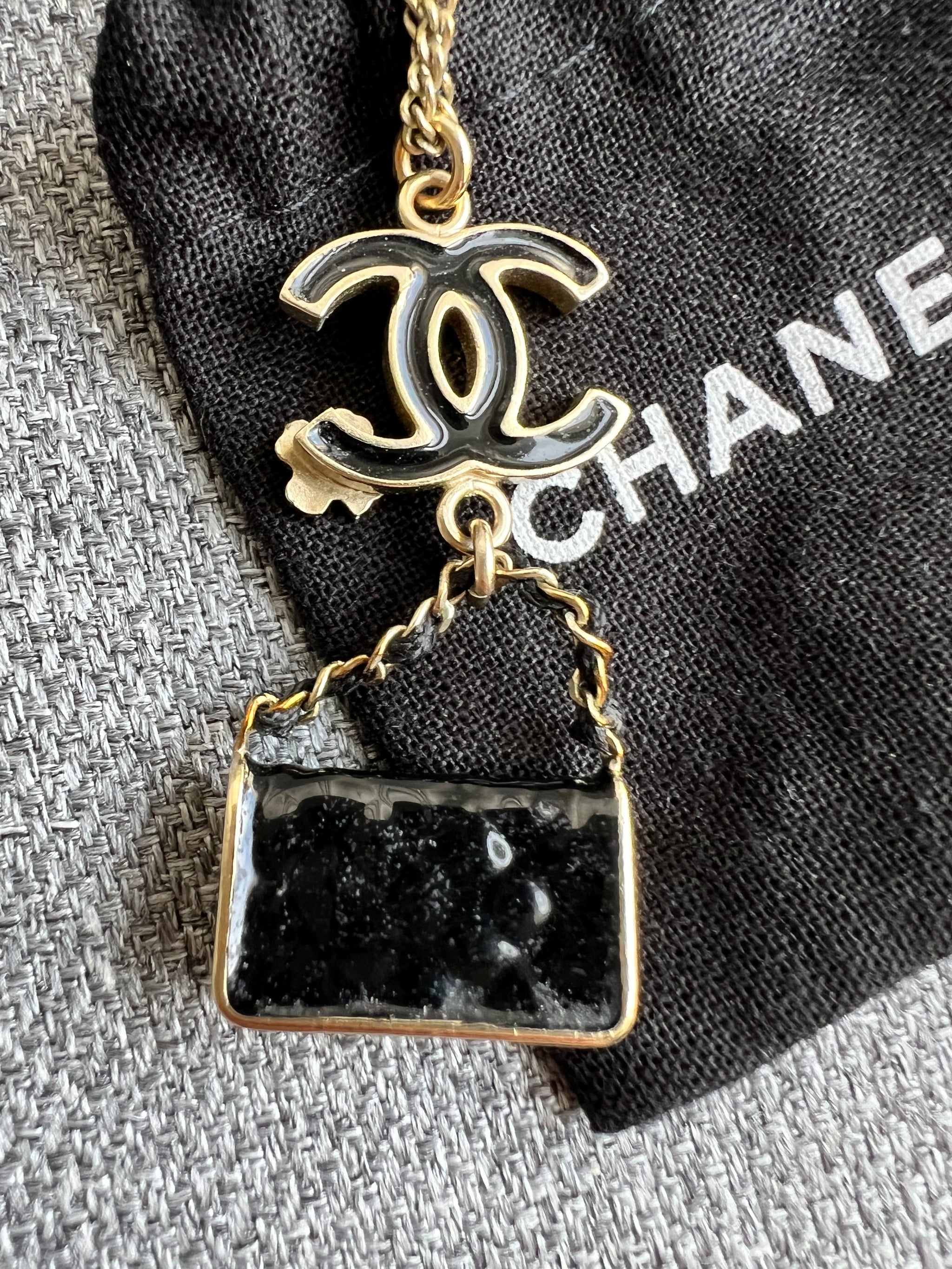 CHANEL ? RARE Soft Gold Chain CC Charm Belt or Necklace Dangling Black Charms CHANEL 1982 Vintage Black Leather Chain Belt Necklace  main image 2