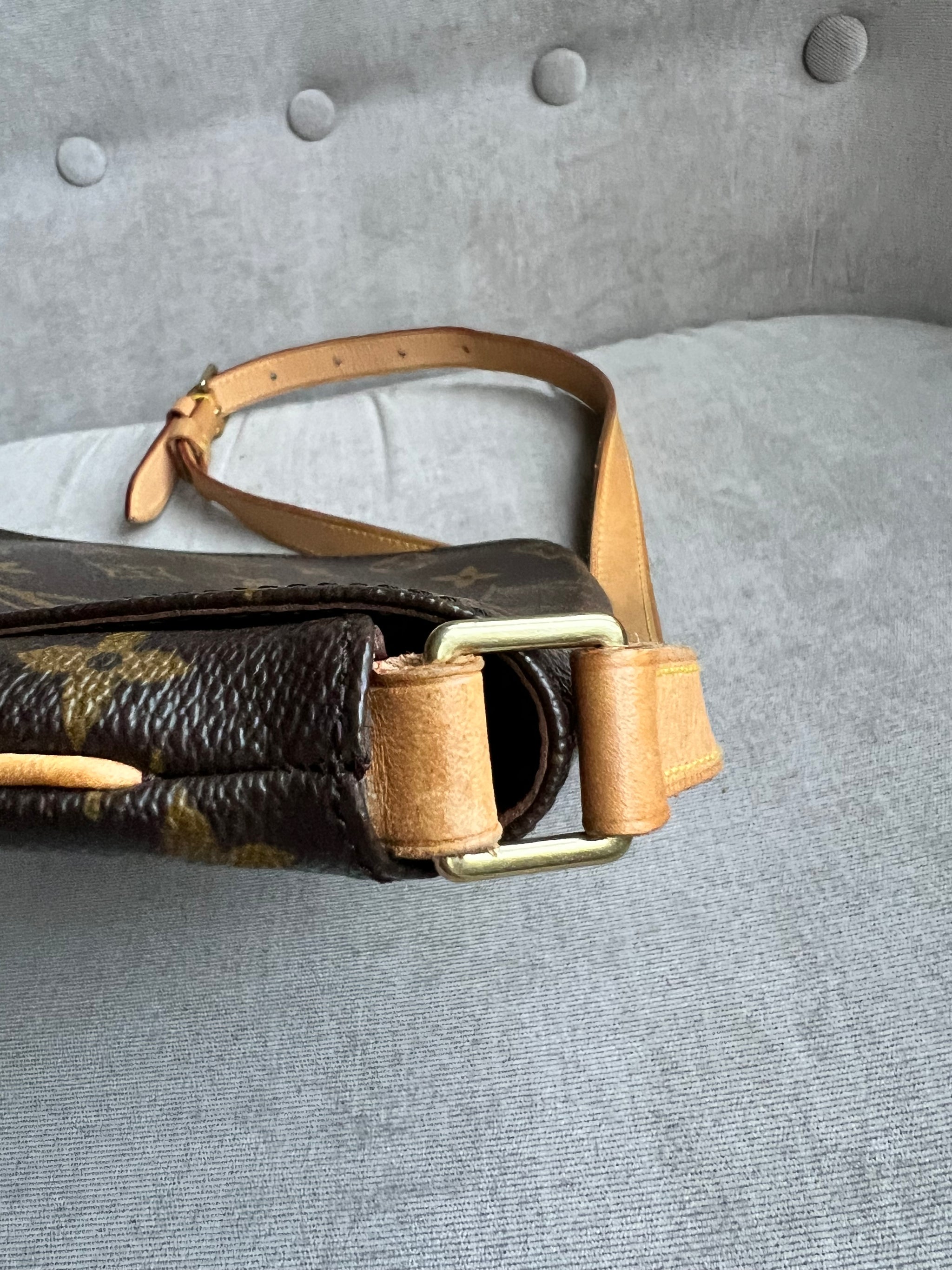 Louis vuitton musette salsa short strap online