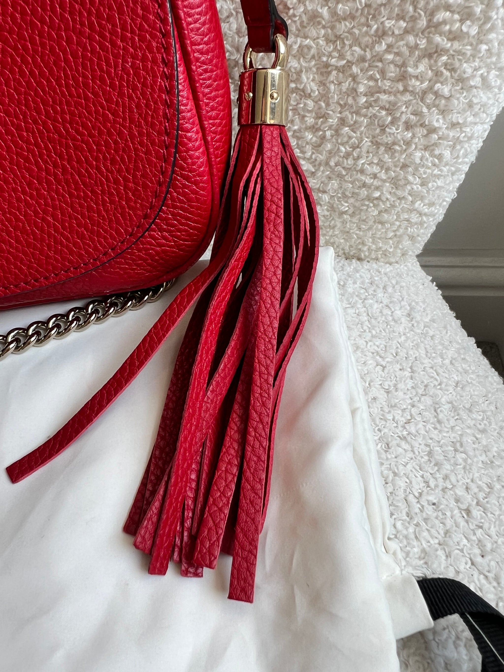 Gucci Red Soho Chain Crossbody Flap Bag – Addicted to Handbags