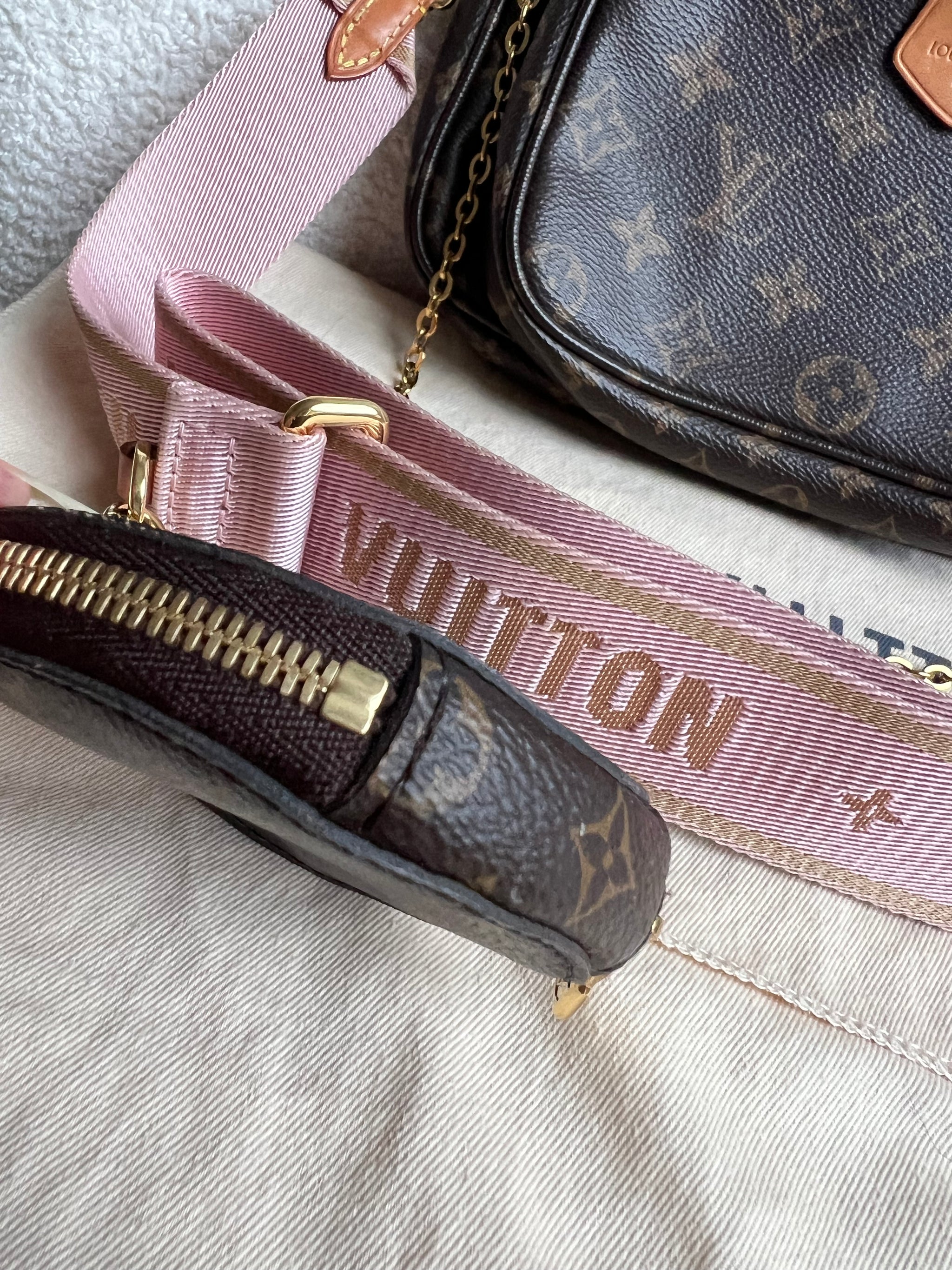 Louis Vuitton Multi Pochette Accessoires Rose Chiaro (RRP £2030