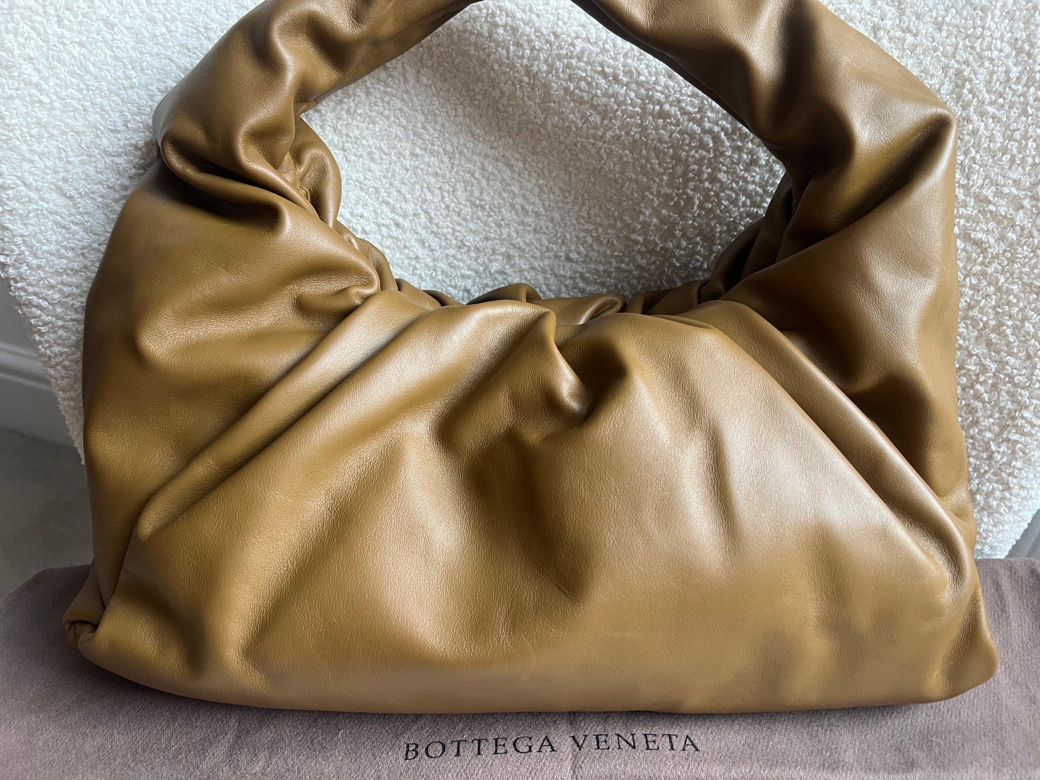 Bottega Veneta Shoulder Pouch Medium – Addicted to Handbags