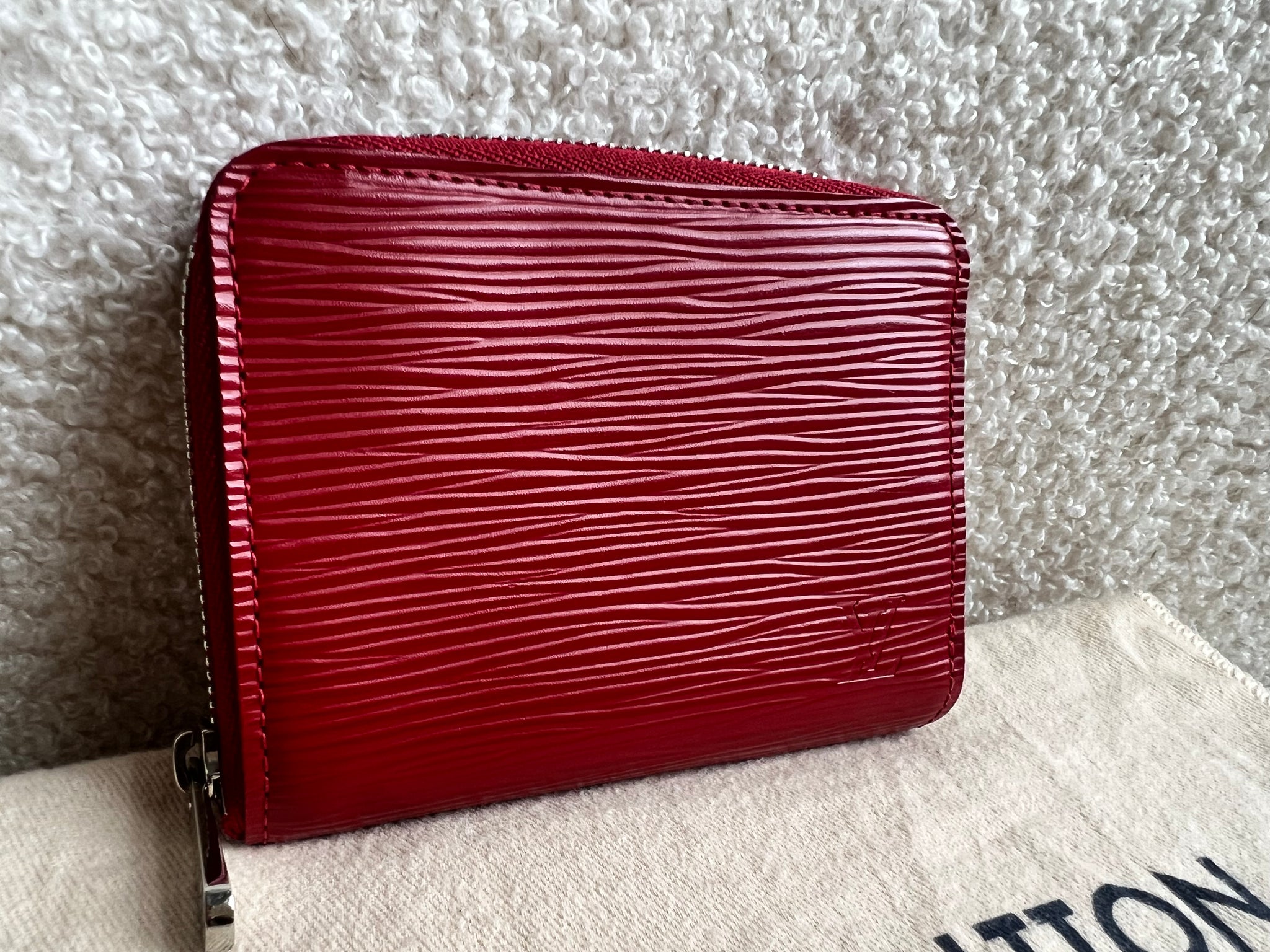 Louis Vuitton Zippy Coin Purse in Red Epi (RRP £390) – Addicted to
