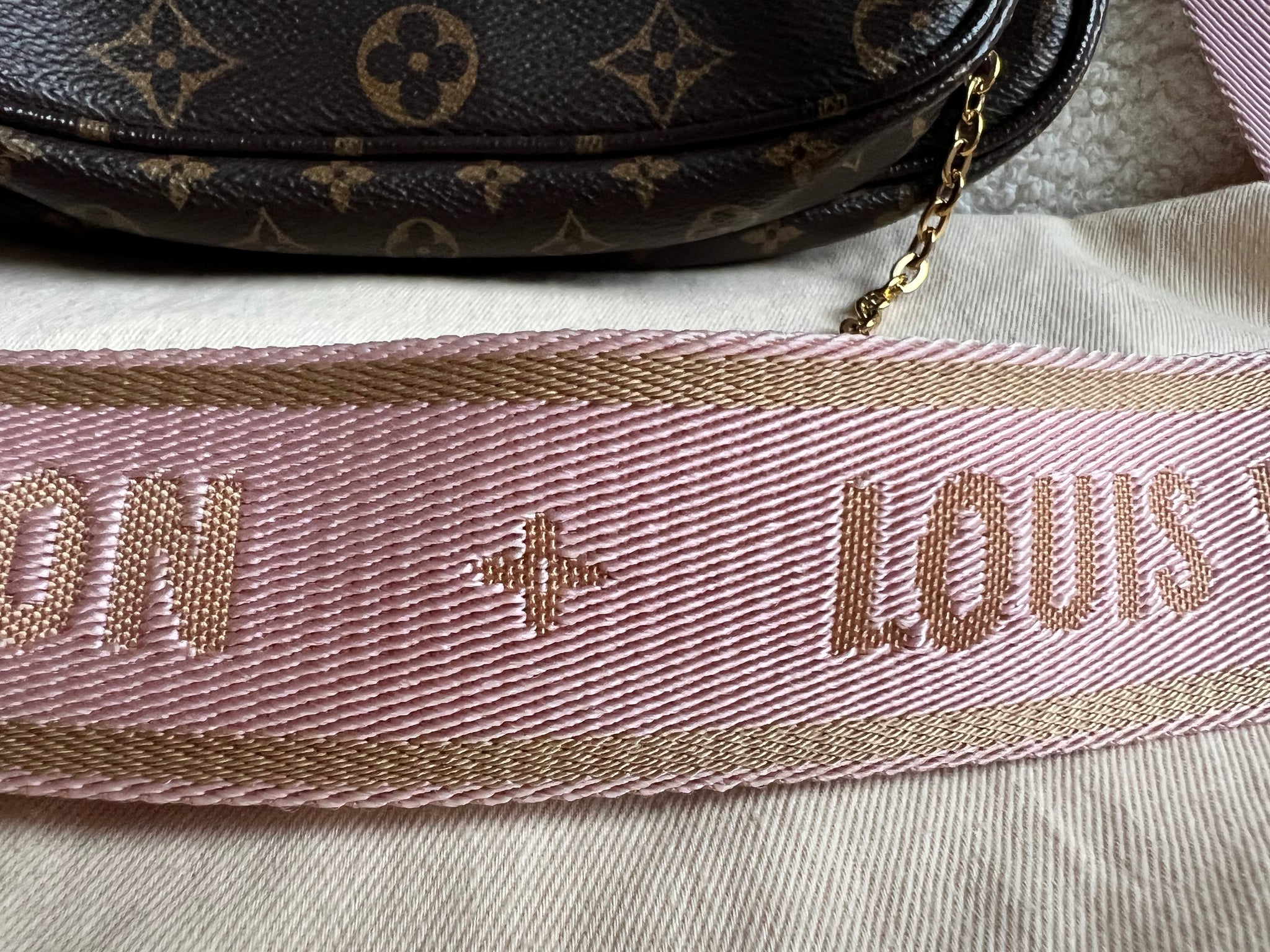 Louis Vuitton Multi Pochette Accessoires Rose Chiaro (RRP £2030