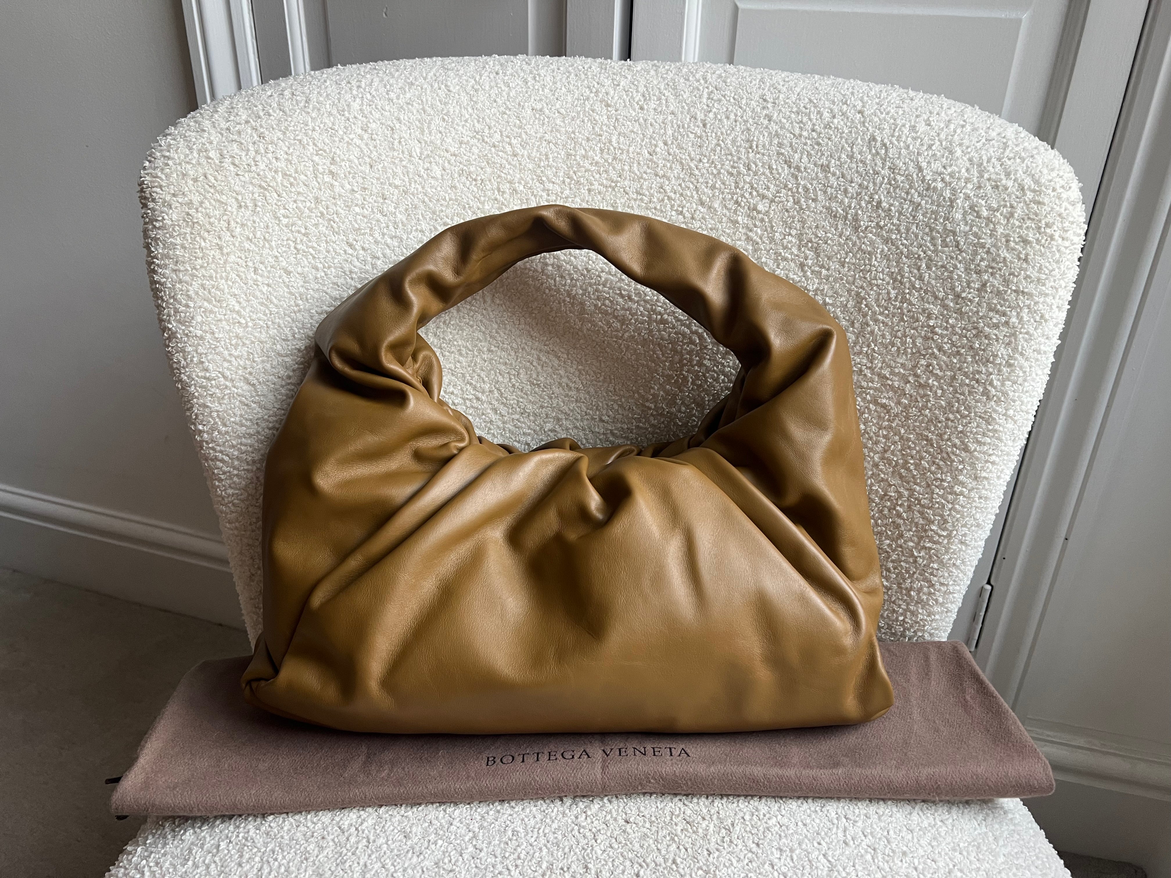 Bottega Veneta Shoulder Pouch Medium – Addicted to Handbags