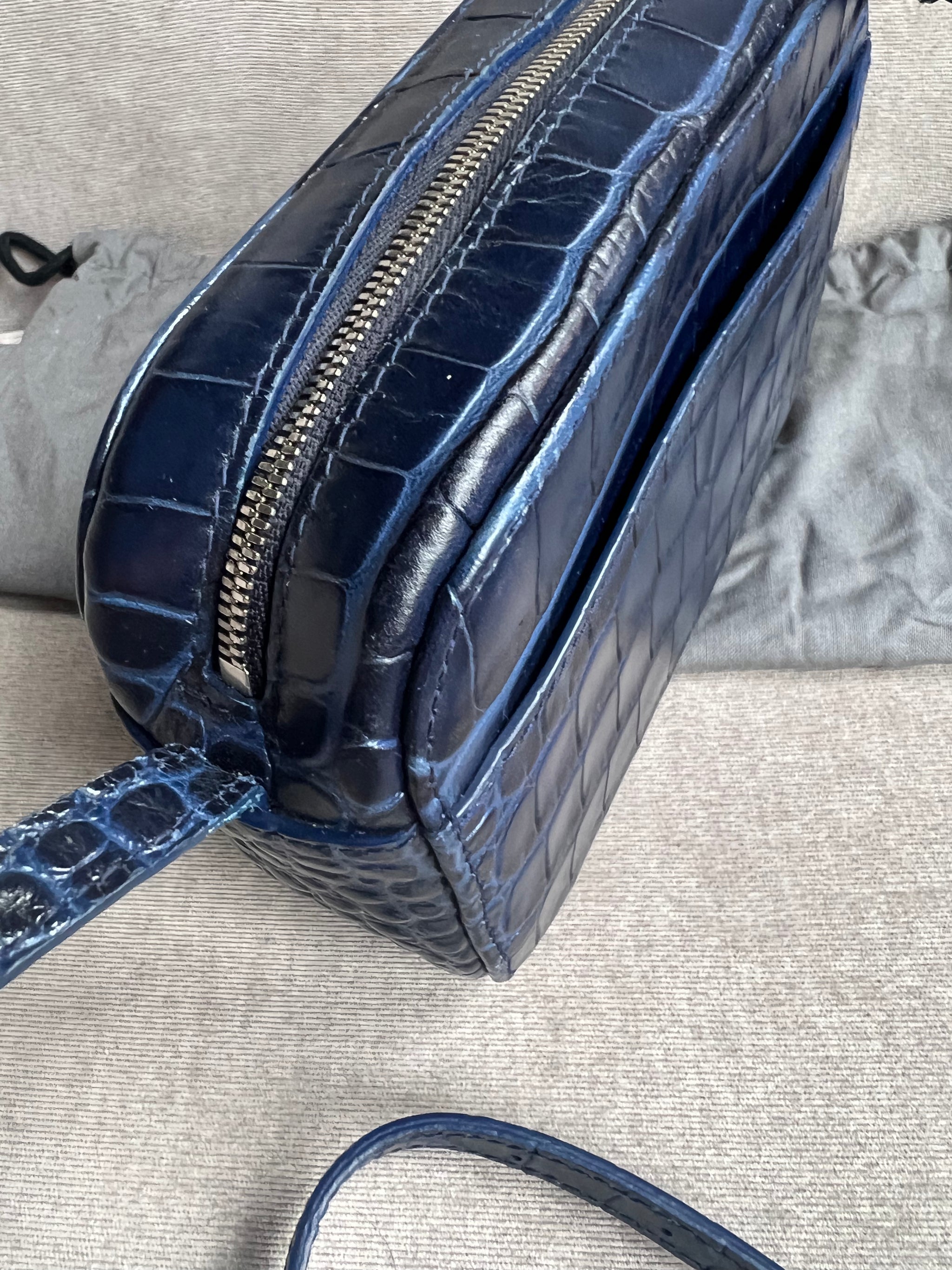 BALENCIAGA ダークブルー サコッシュ Balenciaga Blue Croc Everyday XS Camera Bag (RRP £695) – Addicted