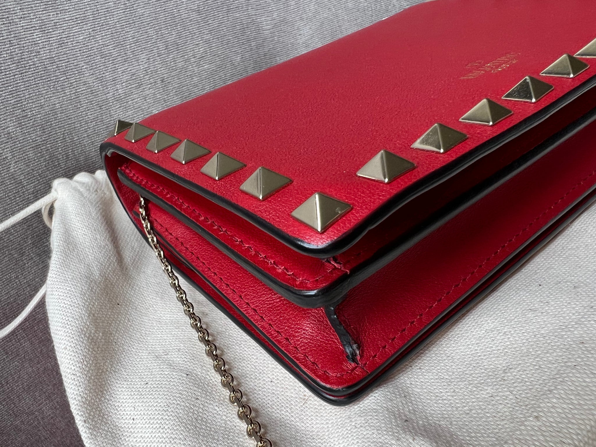 ショルダーバッグ・ポシェット Valentino Garavani `Rockstud Spike` Medium Shoulder Bag VALENTINO GARAVANI Rockstud Spike Small Leather Shoulder Bag